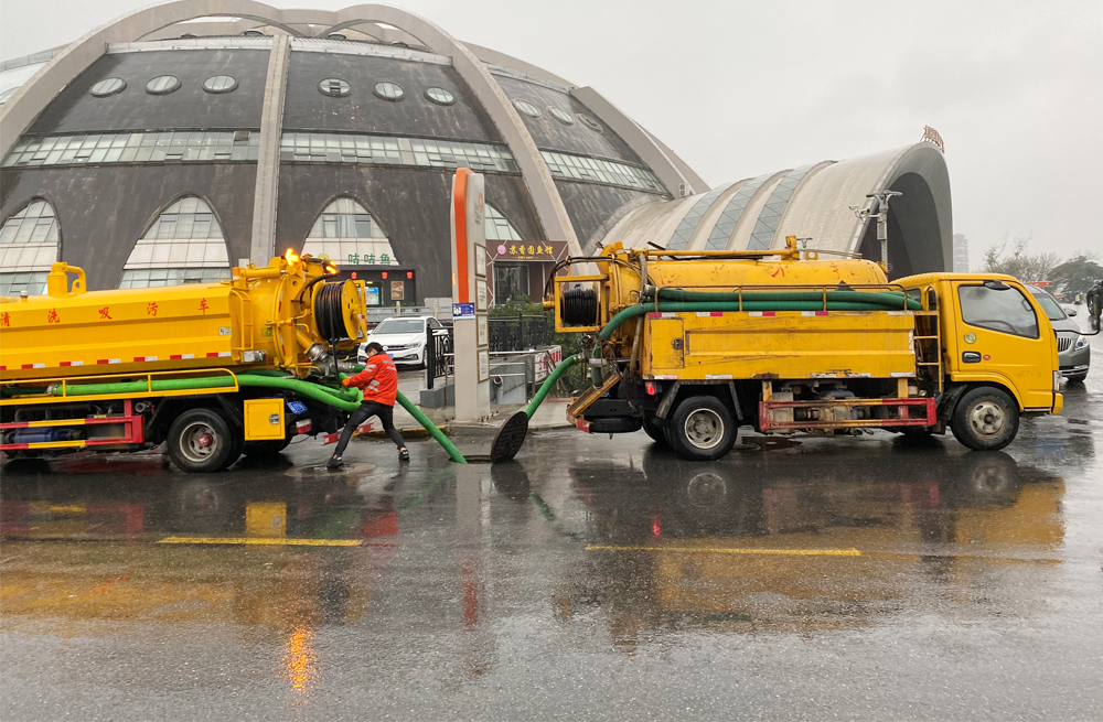 271新街口商场管道清淤